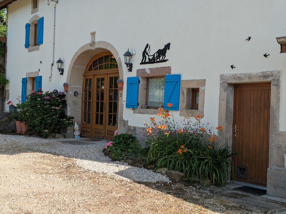 Gîte Les Volets Bleus – 10 pers, spa et jeux de famille - Photo 9