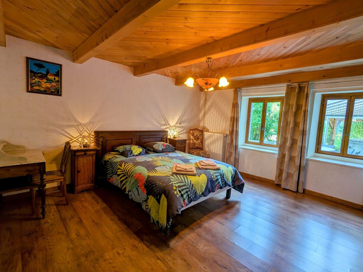 Gîte Les Volets Bleus – 10 pers, spa et jeux de famille - Photo 23