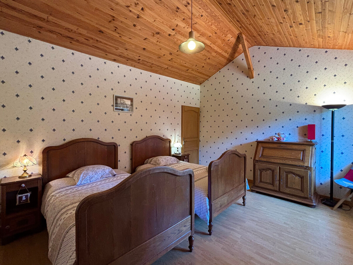 Gîte Les Volets Bleus – 10 pers, spa et jeux de famille - Photo 35