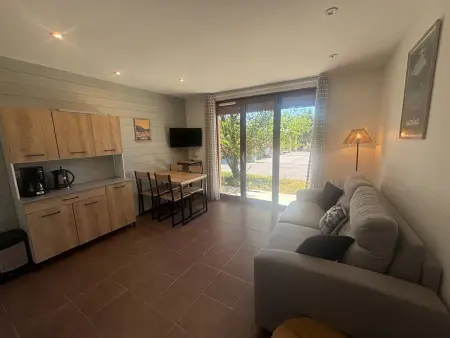 Location appartement à Les Angles, Charmant 2 pièces calme avec parking aux Angles