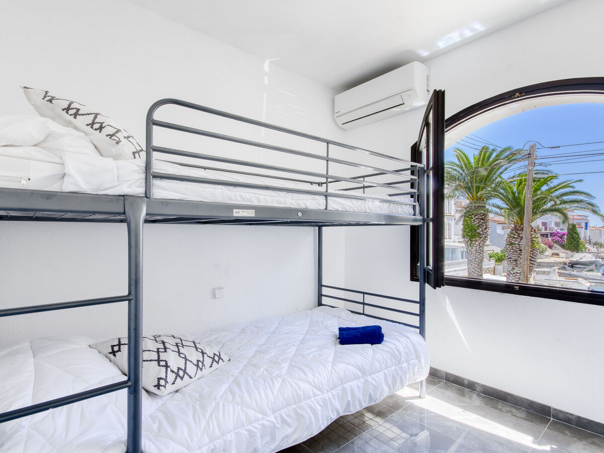 Maison Cilia au canal à Empuriabrava - Photo 5