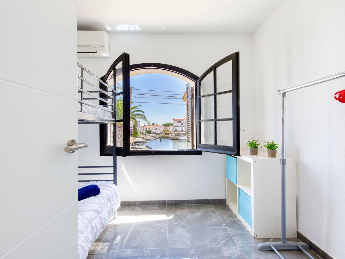 Maison Cilia au canal à Empuriabrava - Photo 16