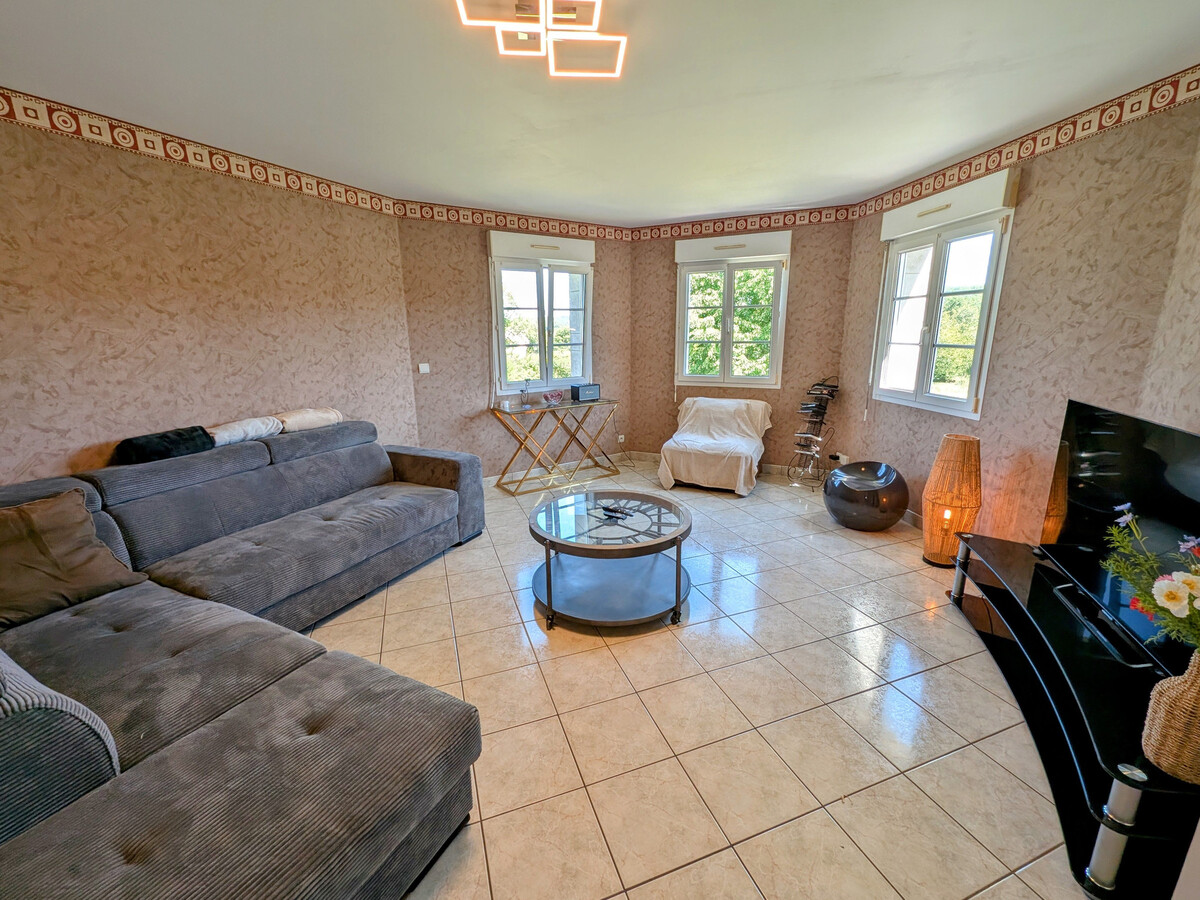 Gîte 8 pers. à Fretigney avec billard et jardin aménagé - Photo 5