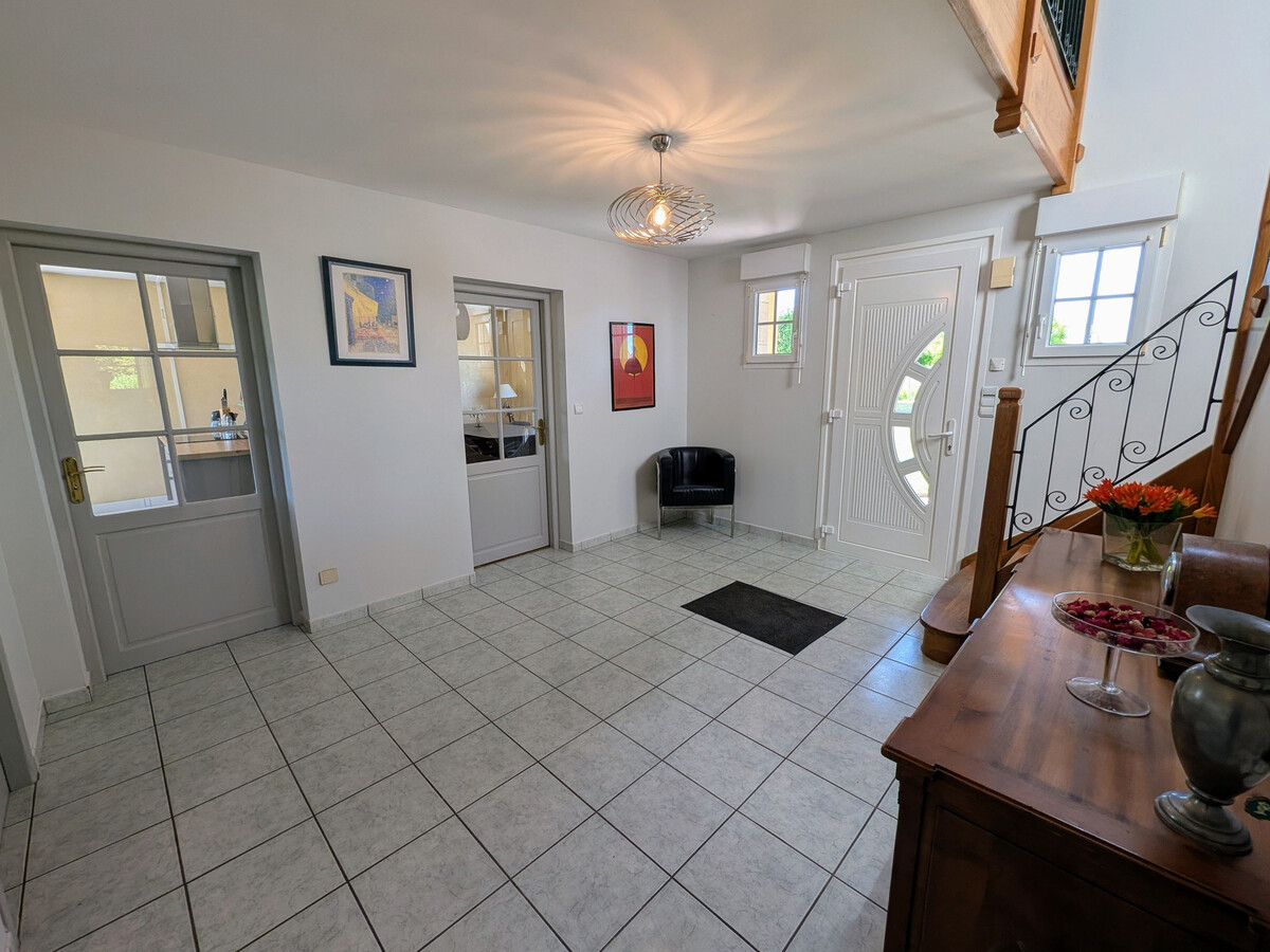 Gîte 8 pers. à Fretigney avec billard et jardin aménagé - Photo 9