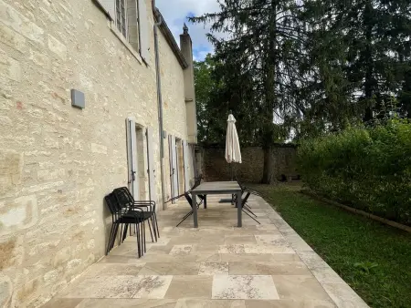 Gîte du prieuré restauré avec parc et aire de jeux : photo 2