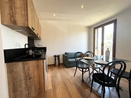 Studio moderne avec vue sur les hauteurs de Bastia et parking gratuit - Photo 4