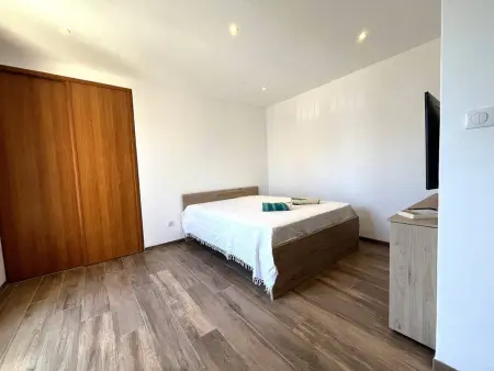 Studio moderne avec vue sur les hauteurs de Bastia et parking gratuit - Photo 8