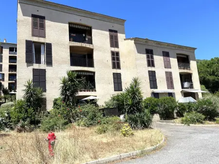Studio moderne avec vue sur les hauteurs de Bastia et parking gratuit - Photo 13