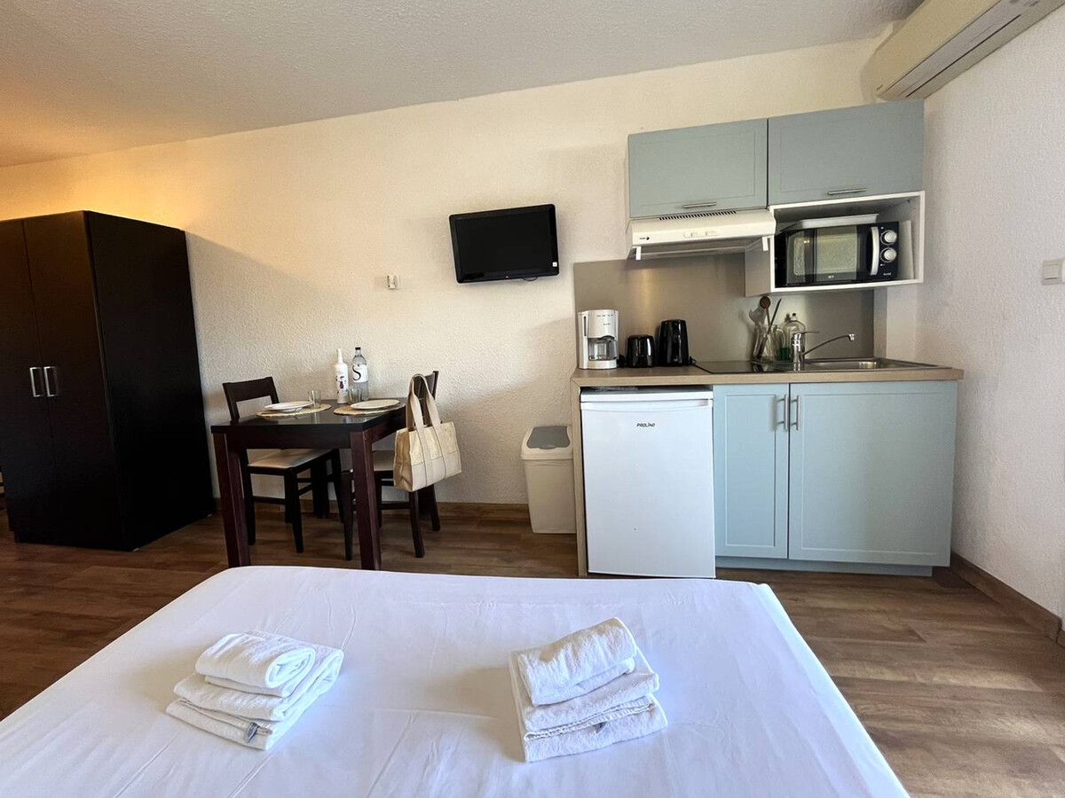Studio 25m² rénové avec piscine et terrasse mer - Photo 2