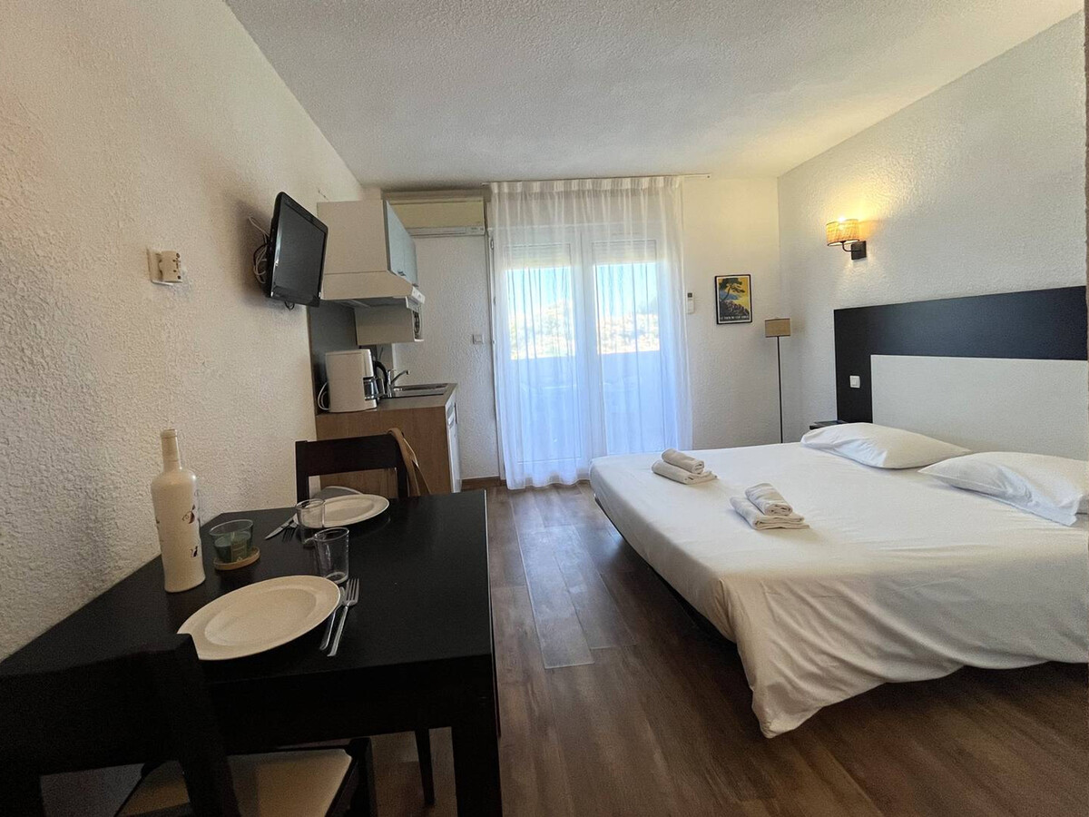 Studio 25m² rénové avec piscine et terrasse mer - Photo 3