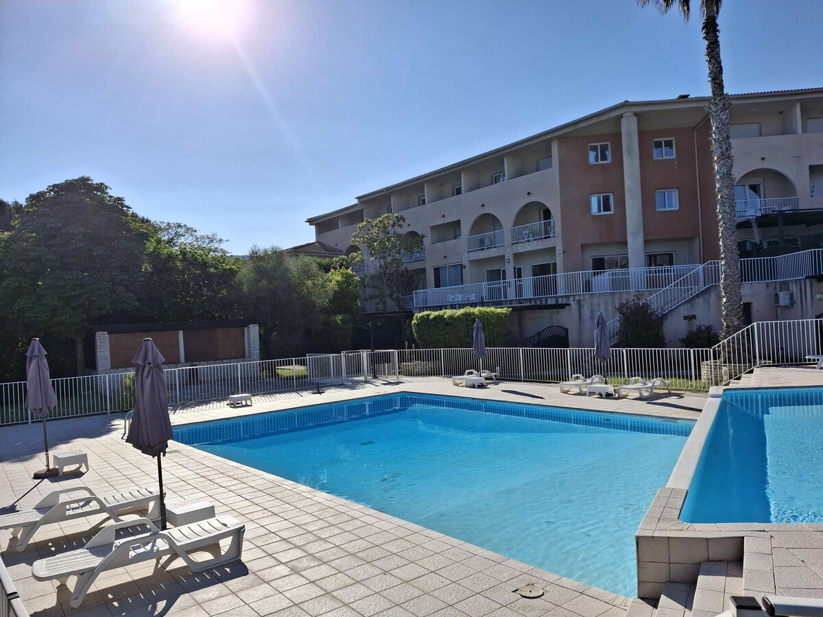Studio 25m² rénové avec piscine et terrasse mer - Photo 16