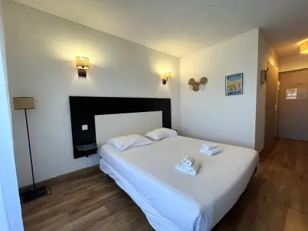 Location appartement à Saint Florent, Studio rénové avec piscine, climatisation à St Florent