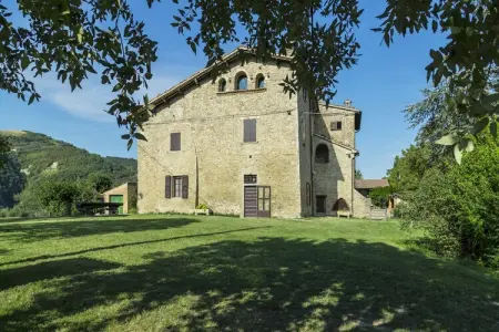 Location maison à Modigliana, Appartement à Modigliana avec piscine