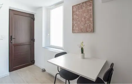 Location appartement à Sollies Pont, Studio coeur de ville