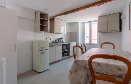 Location appartement à Sollies Pont, Studio coeur de ville