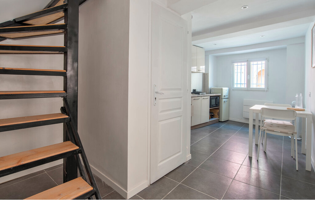 Studio duplex cœur de ville à Solliès-Pont - Photo 3