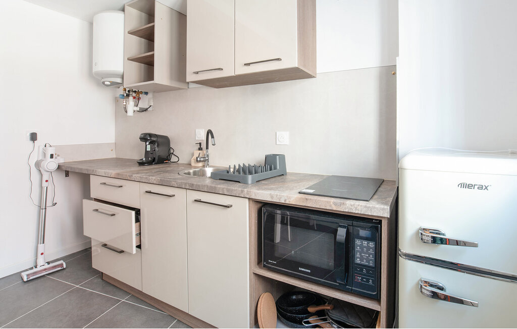 Studio duplex cœur de ville à Solliès-Pont - Photo 7