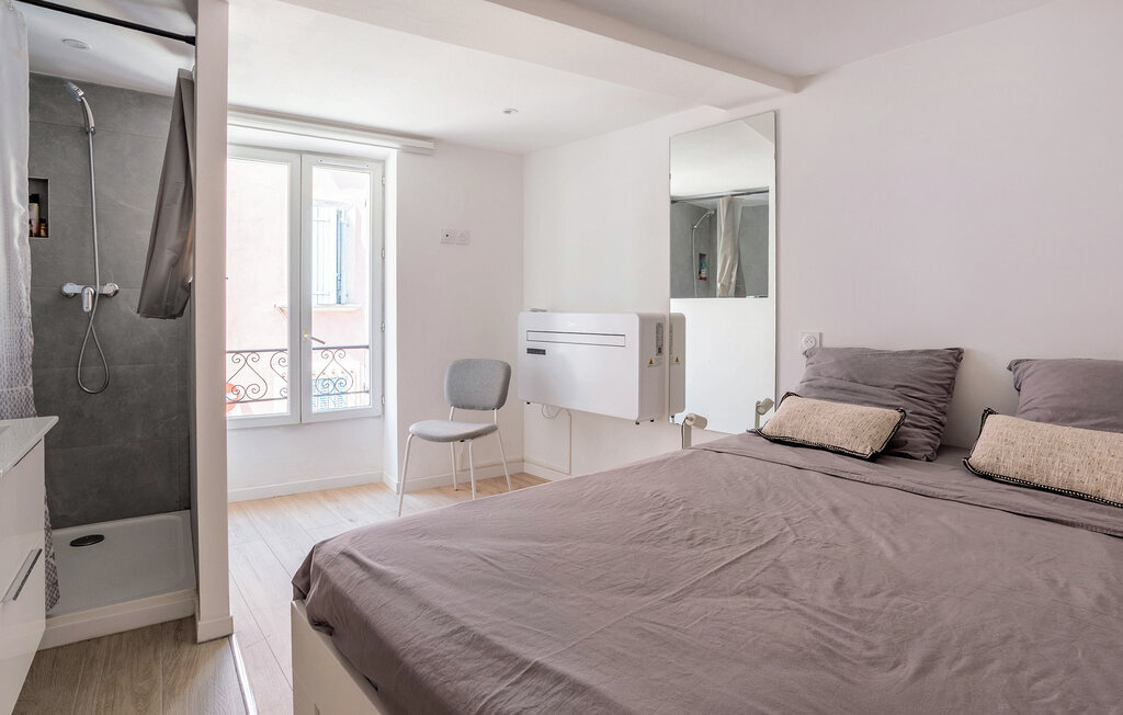 Studio duplex cœur de ville à Solliès-Pont - Photo 9