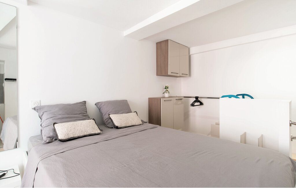 Studio duplex cœur de ville à Solliès-Pont - Photo 10