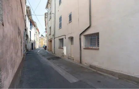 Location appartement à Sollies Pont, Studio coeur de ville