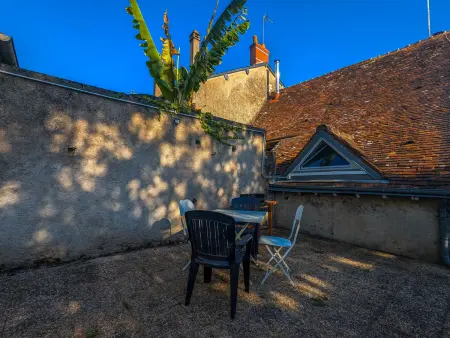 Gîte indépendant Châteauroux, jardin 350m² et parking : photo 5