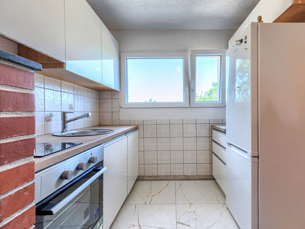Maison Sabo à Fažana : 2 chambres, piscine, 300 m plage - Photo 4