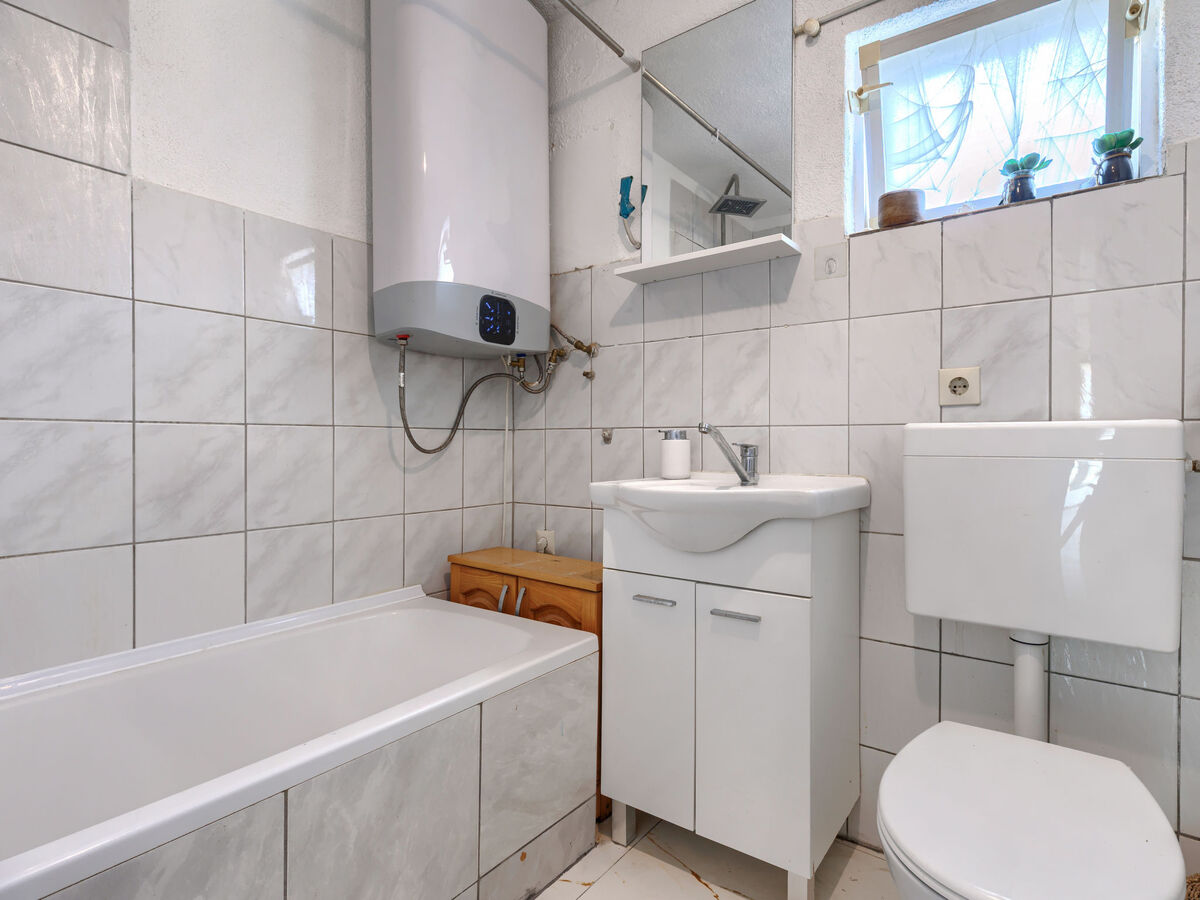 Maison Sabo à Fažana : 2 chambres, piscine, 300 m plage - Photo 15