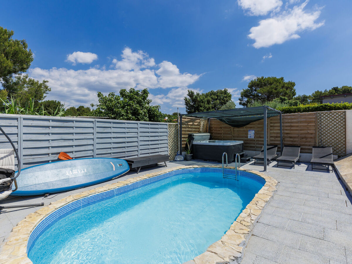 Maison Sabo à Fažana : 2 chambres, piscine, 300 m plage - Photo 25