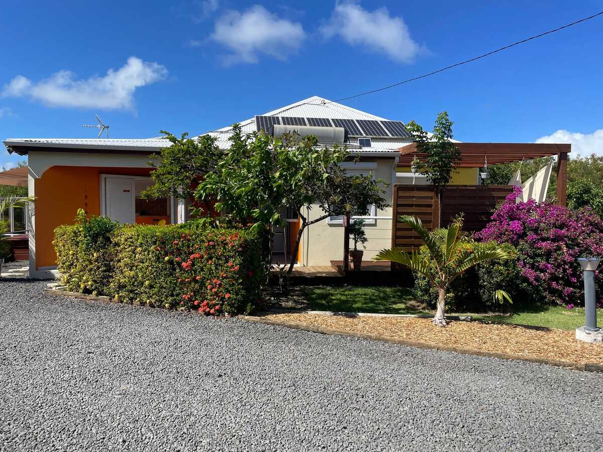 Maison 50 m² avec spa et terrasse à Saint-François - Photo 1