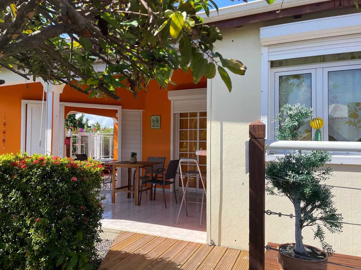 Maison 50 m² avec spa et terrasse à Saint-François - Photo 2