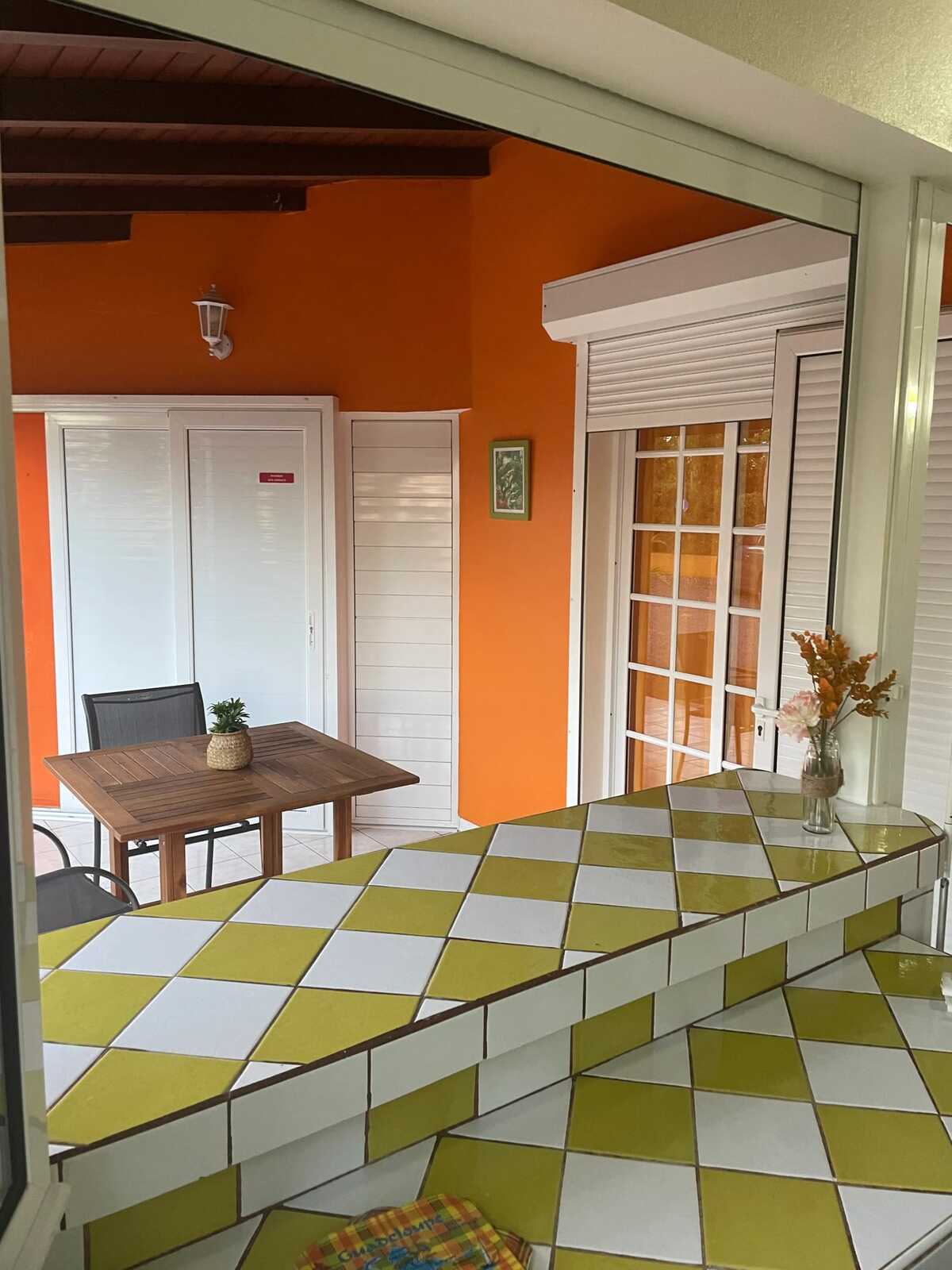 Maison 50 m² avec spa et terrasse à Saint-François - Photo 11