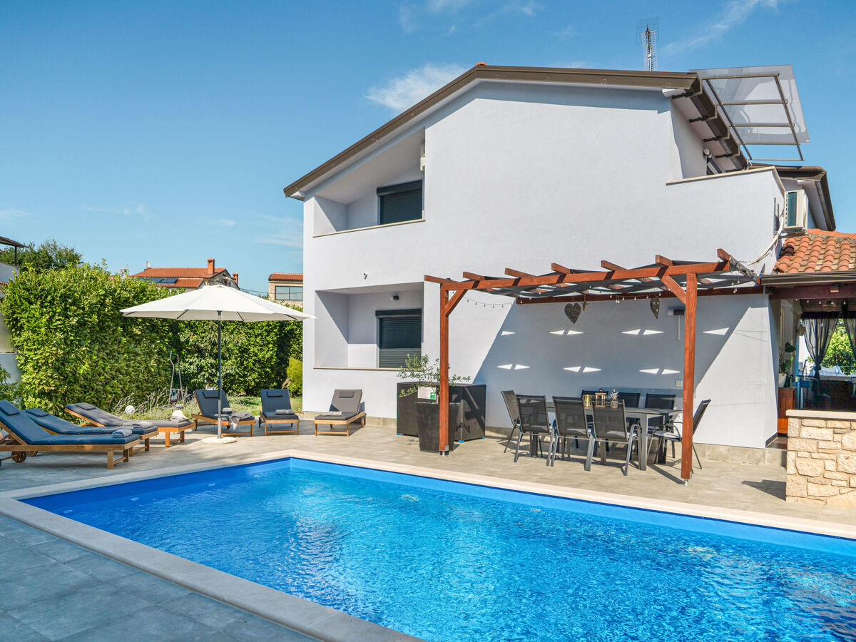 Maison Gabi - 8 pers, piscine privée, Brtonigla - Photo 1