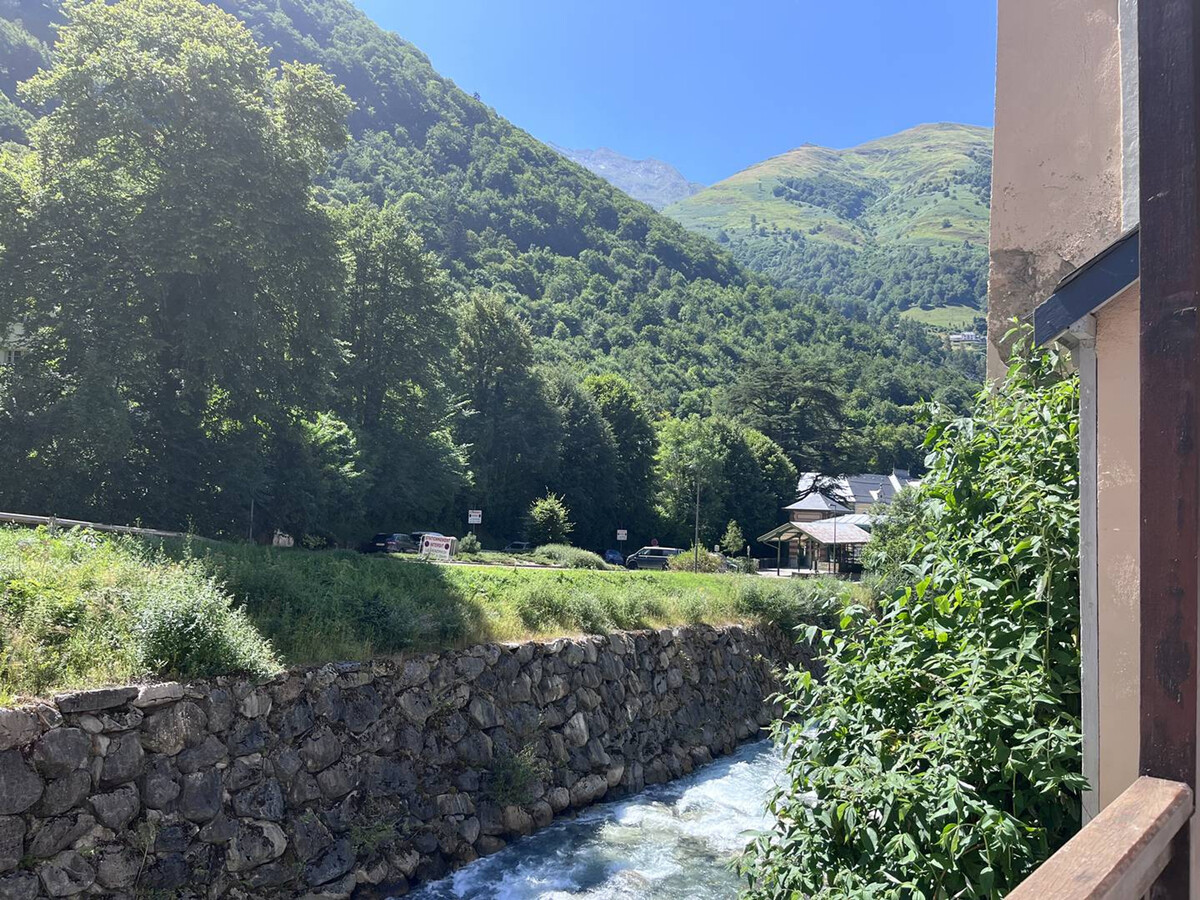 Appartement rénové avec balcon vue montagnes, centre Cauterets - Photo 10