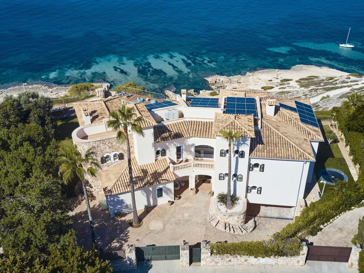 Villa 7 chambres première ligne de mer, piscine débordement à Puigderrós - Photo 1