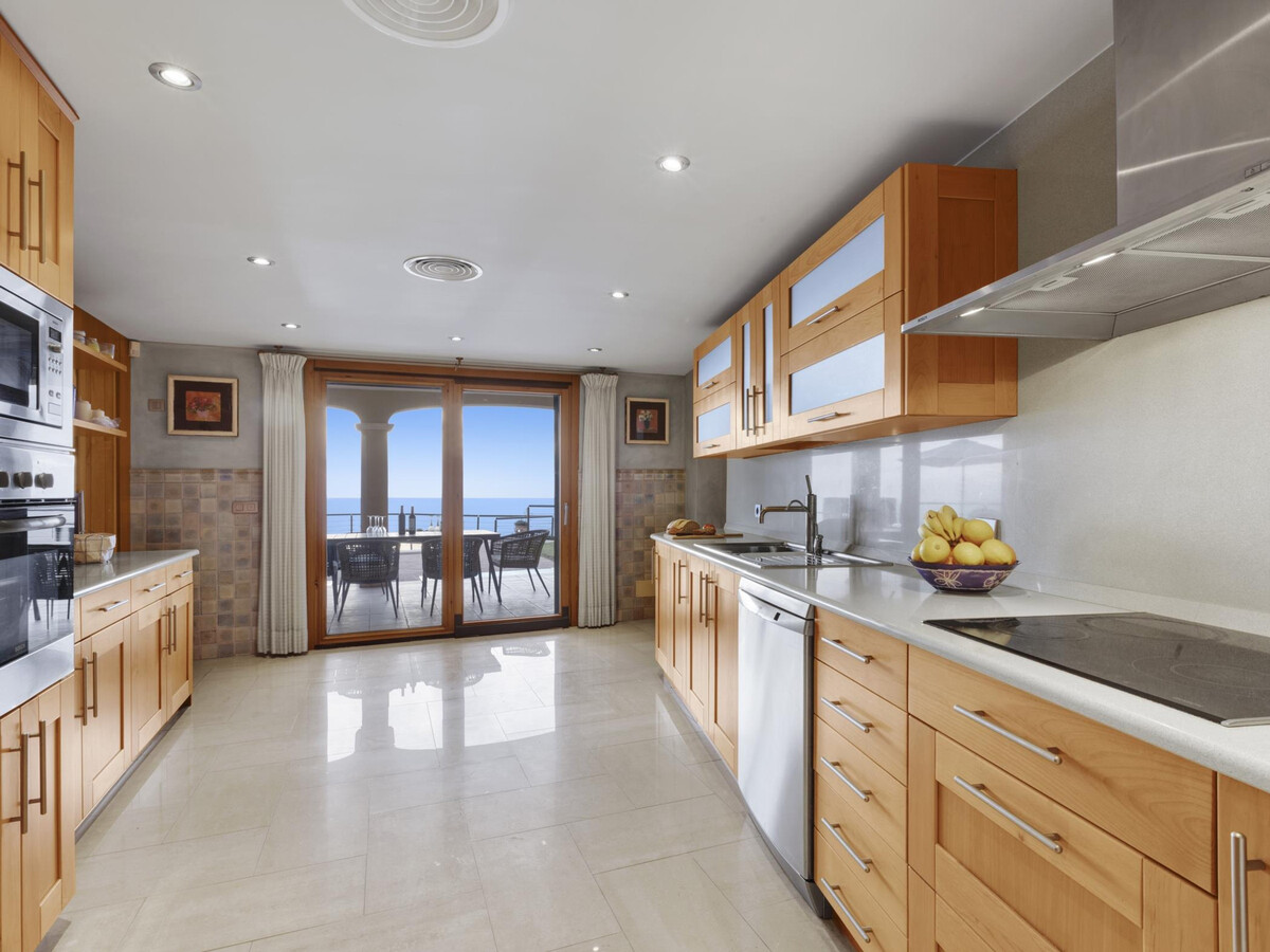 Villa 7 chambres première ligne de mer, piscine débordement à Puigderrós - Photo 10