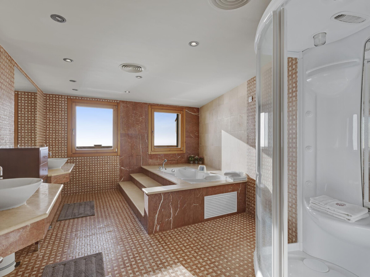 Villa 7 chambres première ligne de mer, piscine débordement à Puigderrós - Photo 22