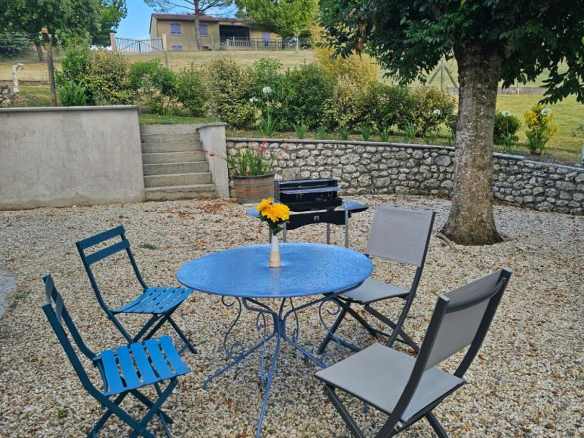 Gîte en pierre avec toit cathédrale, jardin 1700m² et parking - Photo 16