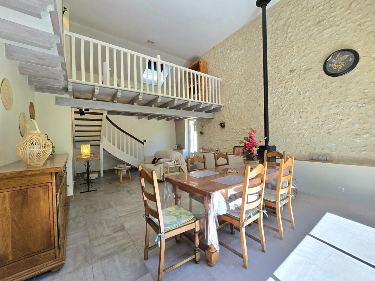 Gîte en pierre avec toit cathédrale, jardin 1700m² et parking - Photo 19