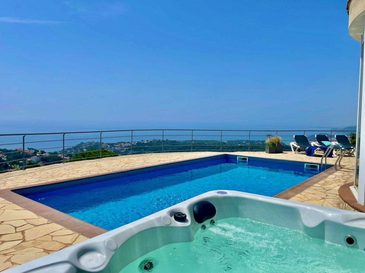 Villa Joie de Vivre à Lloret de Mar, 8 chambres - Photo 2
