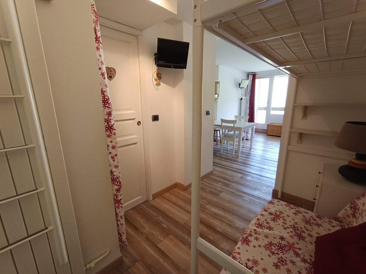 Studio 4 pers skis aux pieds, balcon Sud à Montgenèvre - Photo 10