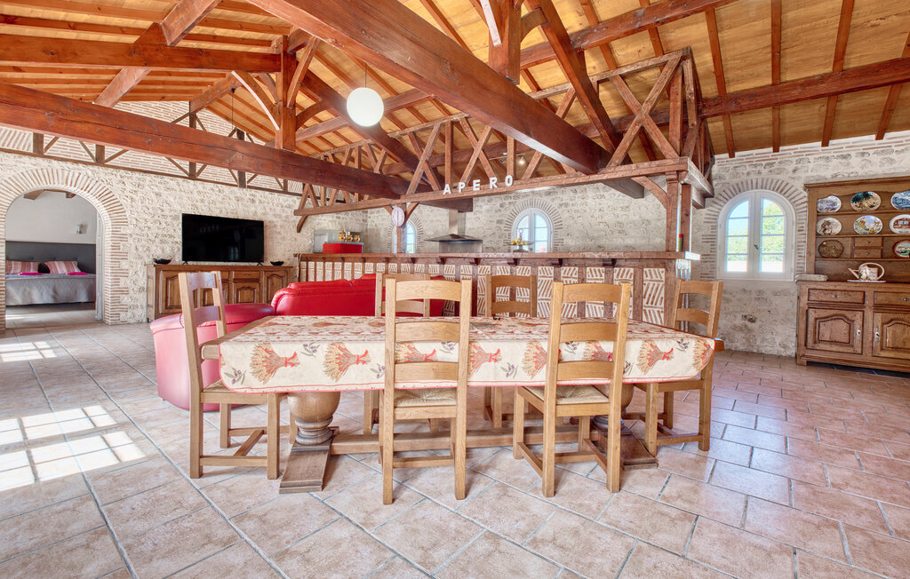 Maison pierre et poutres, piscine privée à Gardonne - Photo 4