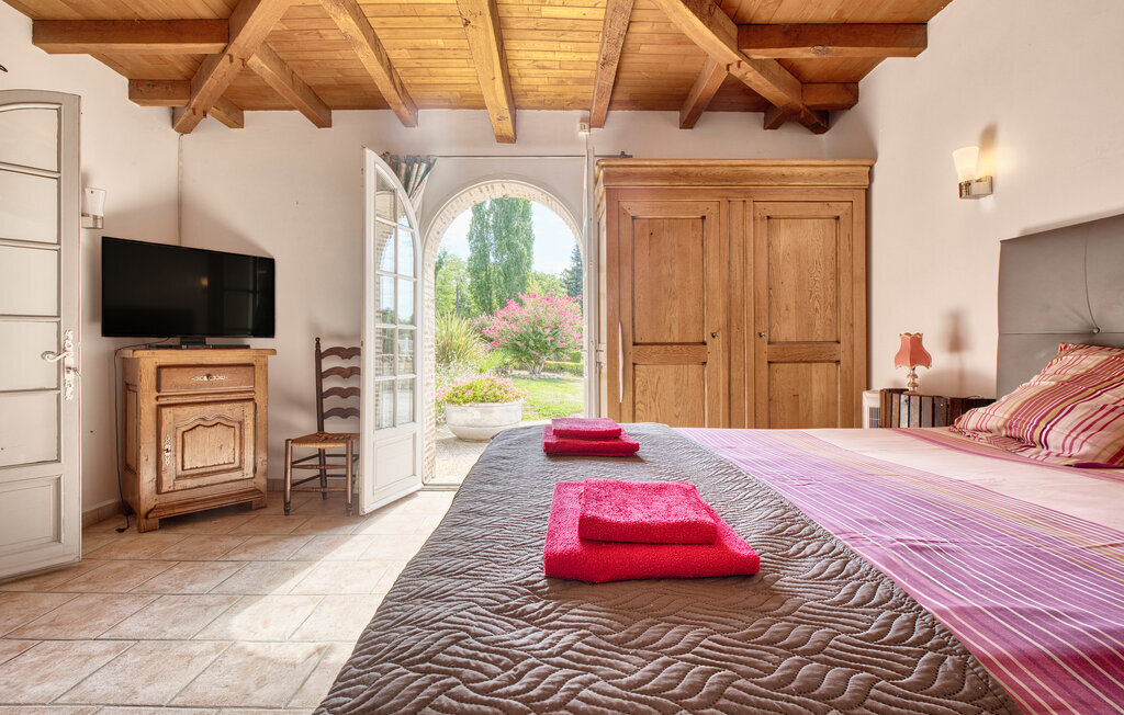 Maison pierre et poutres, piscine privée à Gardonne - Photo 24