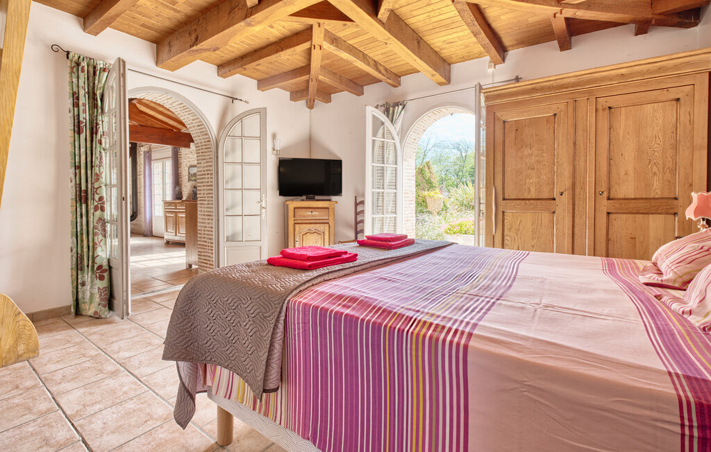 Maison pierre et poutres, piscine privée à Gardonne - Photo 25