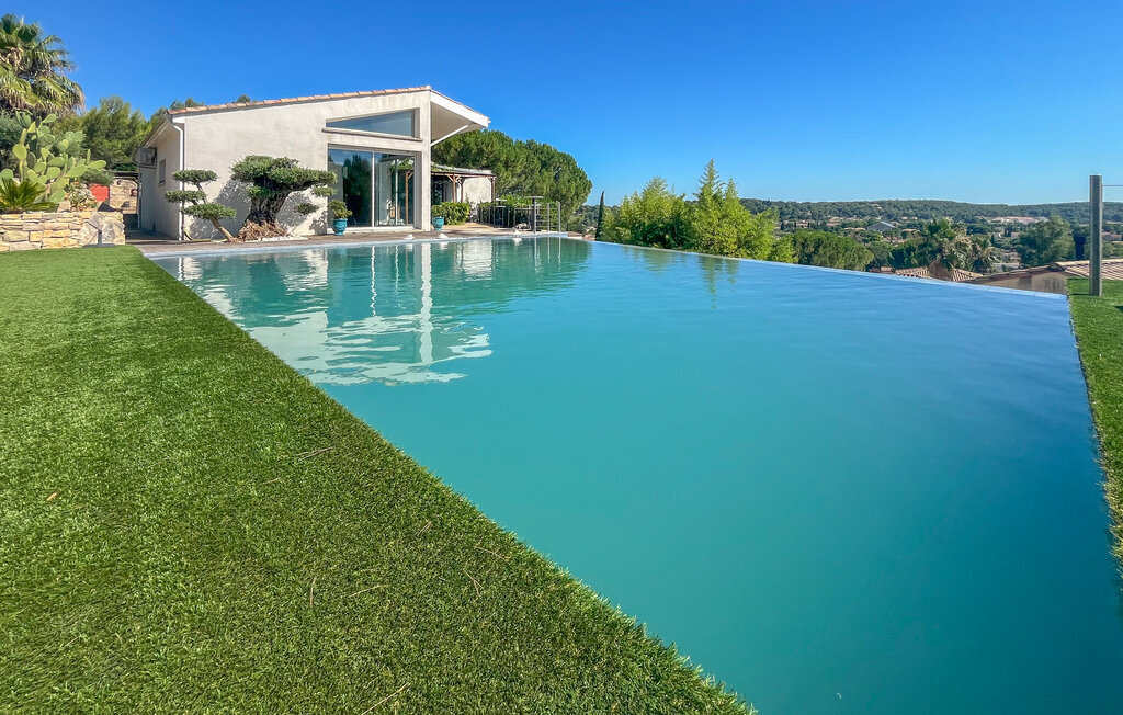 Maison 10 pers. piscine débordement et jacuzzi à Caveirac - Photo 1