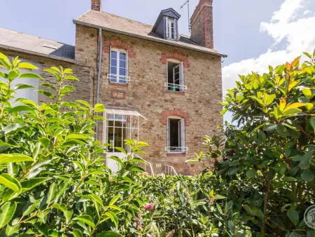 Location gite à Pontorson, Maison mitoyenne à Pontorson avec jardin clos et 2 chambres
