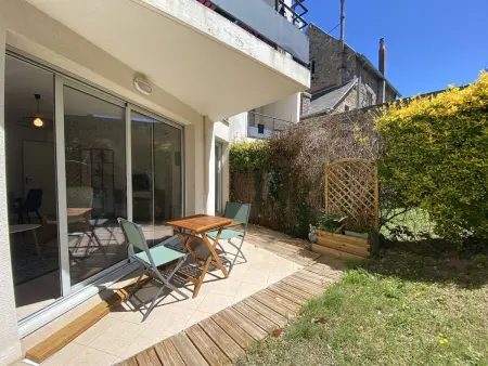 Location appartement à Perros Guirec, Appartement avec terrasse, jardinet clos et parking à Perros-Guirec
