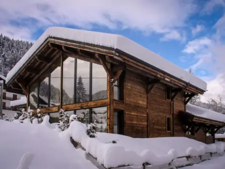 Location chalet à Morzine, Chalet de luxe au pied des pistes avec jacuzzi et WIFI