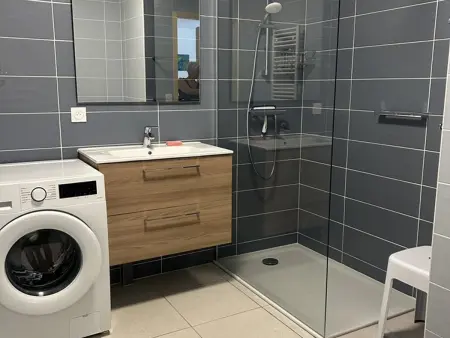 Appartement 42 m² face télécabine, balcon 16 m² - Photo 4
