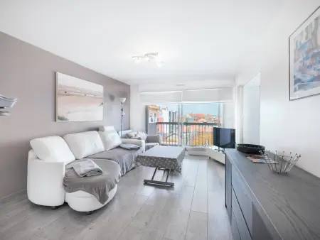 Appartement moderne au centre-ville avec balcon et wifi - Photo 2