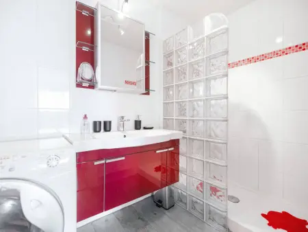 Appartement moderne au centre-ville avec balcon et wifi - Photo 9